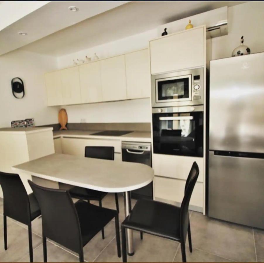 Azur Appart 4 Pers - Parking - Terrasse - 10Min Du Centre Каси Екстериор снимка