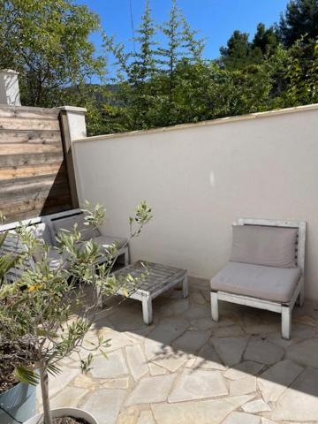 Azur Appart 4 Pers - Parking - Terrasse - 10Min Du Centre Каси Екстериор снимка